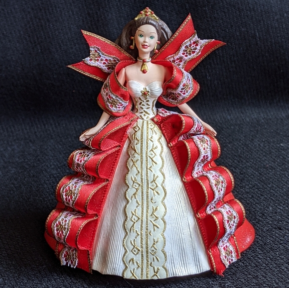 Hallmark Holiday Barbie 1997 Ornament - Picture 2 of 13